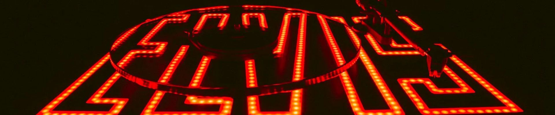 Elvis Turntable - The King is back on Your Stage