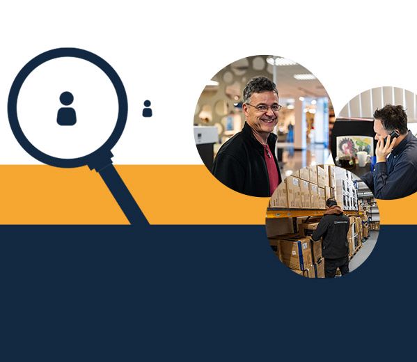 Finden Sie Ihren Job bei der HeimkinoWelt. Mit Fotos einiger Mitarbeiter im Geschäft und am Arbeitsplatz, die dem Tagesgeschäft beispielhaft nachgehen.