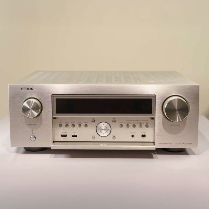 Denon AVC-X6700H Silber --- 1
