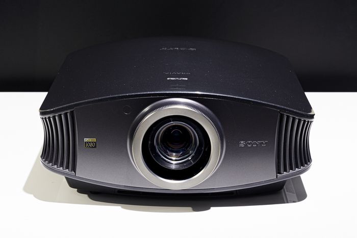 Sony VPL-VW60ES --- 1