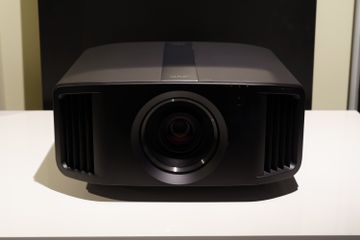 JVC DLA-NZ7 Schwarz --- 1